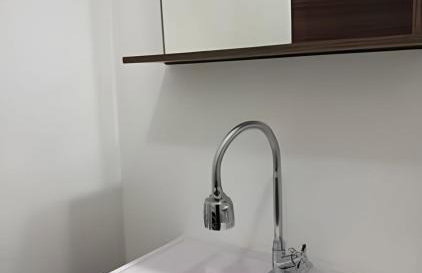 Lindo Quarto e sala em frente metro da Carioca - Foto 7