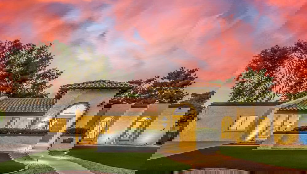 8BR Villa Heated Pool Putt Grn Billiards Sleeps 18 - Foto 1, Habitación