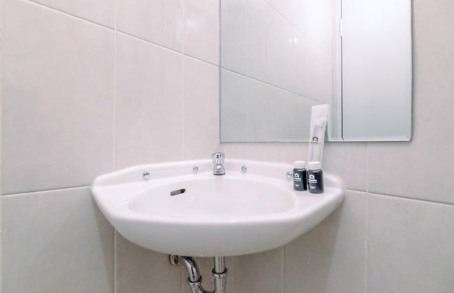 Well Furnished And Comfy 2Br At Royal Heights Apartment - Foto 16