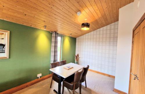 Ochil 8 with Private Hot Tub - Fife - Loch Leven - Lomond Hills - Photo 13