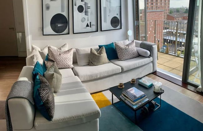 Stylish and Chic 1 Bedroom Apartment in Canning Town - Photo 7