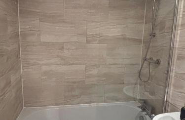 Entire Ground floor apartment Stratford Upon Avon - Photo 6