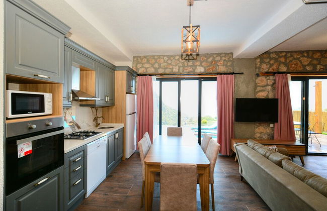 2 Bedroom Private Villa With Infinity Pool and Sea View - Photo 10