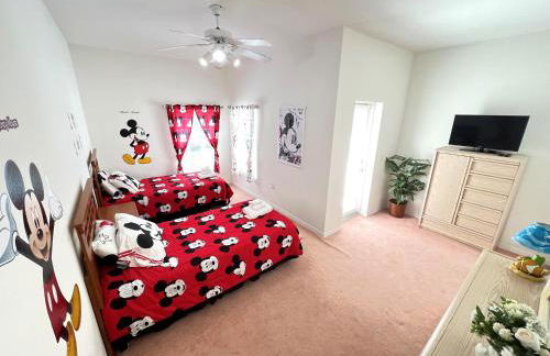 Lakefront Getaway LG South Facing Pool Hot Tub Pool Table & BBQ - 2 miles Disney - Foto 9