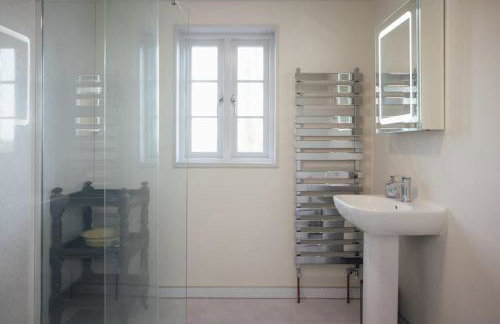 Farmhouse Charm with Modern Style in Pembrokeshire - Foto 66