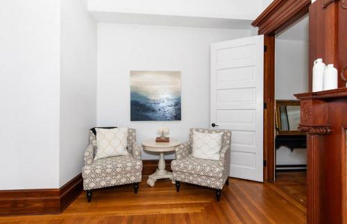 Boutique Style Condo Near Downtown Waterfront - Foto 13