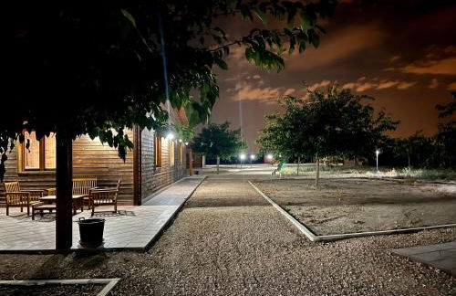 Granja escuela con bungalows Familias y grupos Parking privado gratuito - Foto 24