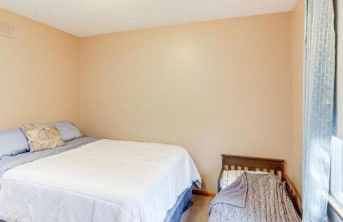 Quiet Greenwich Home with Pool and Screened Porch! - Foto 23