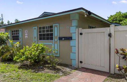 Stylish 2BR Villa full kitchen 10 mins from Beach - Foto 1