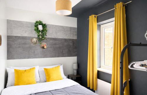 Spacious 4-Bedroom Home Canterbury with Free Parking - Foto 1