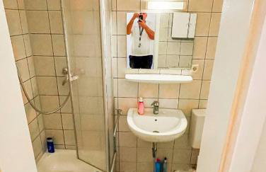 Zentrale 1 Zimmer Wohnung mit Küche - Foto 11