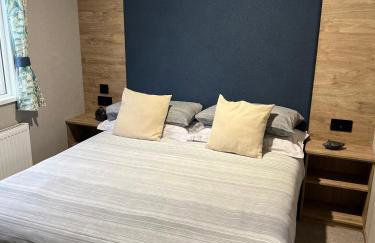 Modern Caravan 2025 with Decking - Foto 8