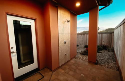 Steps to the Beach! Rooftop Deck! Firepit & BBQ! - Photo 18