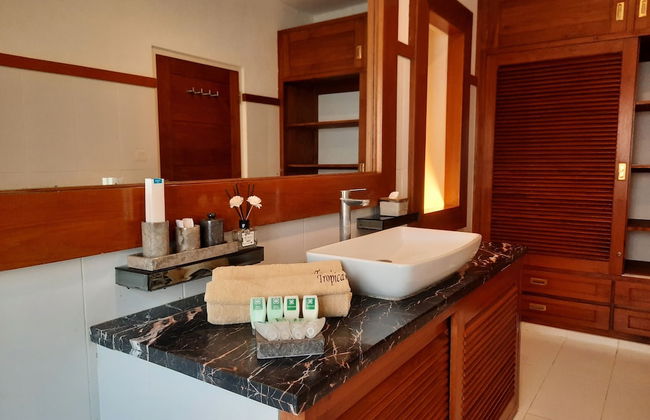 Yogyakarta Tropicana Villa - Foto 20