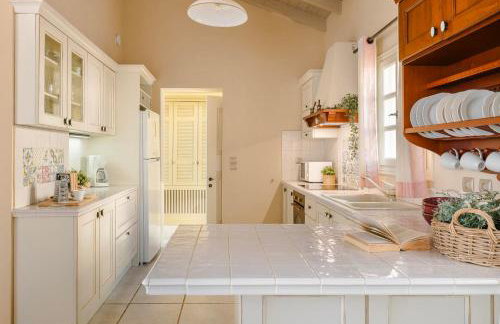 Nikolas by Vintage Travel - Photo 38