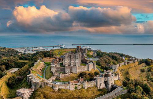 Castle-View Apartment & Free Parking on Site - Foto 20