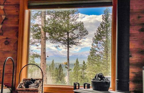 Secluded Log Cabin with Views & Hot Tub, Foosball, Wood Stove - Heavenly Homestead - Foto 35