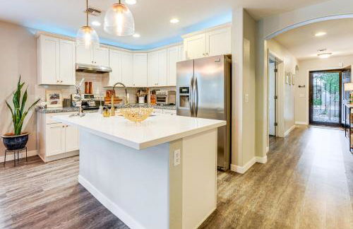 Pool Access! Suburban Home 11 Mi to Dtwn Gilbert - Photo 7