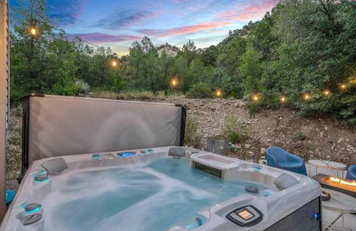 Zion Plush Family Escape HotTub, Games, Sleeps 14 - Photo 23