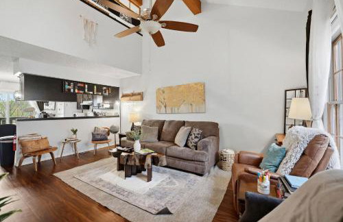 Holiday Island Escape w/ Panoramic Lake Views - Foto 6