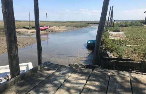 Aux pieds des plages, du port, de la piste cyclable et des commerces de proximité, un studio au dernier étage avec une vue panoramique sur le Bassin d'Arcachon, entièrement rénové, dans une résidence avec piscine - Foto 34