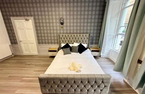 The Handy Hub Luxury Victorian Apartment - Fast WiFi & Central Edinburgh - Photo 22