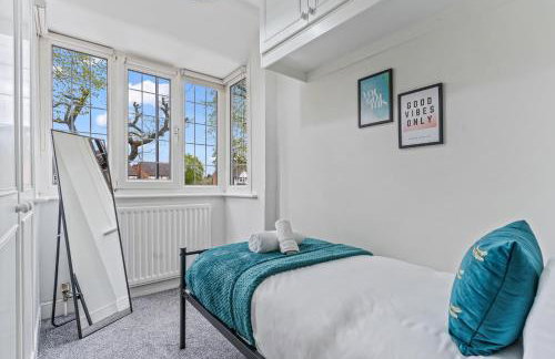 4 to 6 Beds Van Parking South Birmingham NR Edgbaston Solihull Relocations Insurance and Work Bookings Welcome - By Samina - ARZ Stays - Foto 12