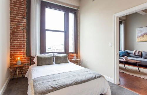 Sleeps 4! 2BR, Gym, Paid Parking, Close to Major Attractions - Foto 29