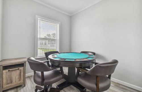 2 Bed Cozy Home, Dade City, Pickle Ball and Pool - Photo 3