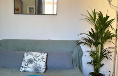 Charming studio overlooking a beautiful garden - Foto 12