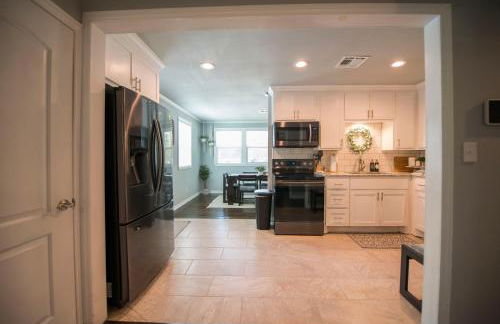 Walk to the Silos! 3 Bed 1960's Bungalow near Baylor - Foto 48