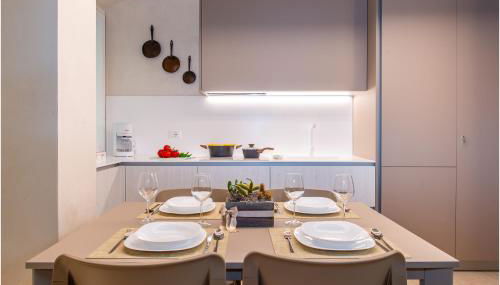 Tiffany Silver - Photo 3