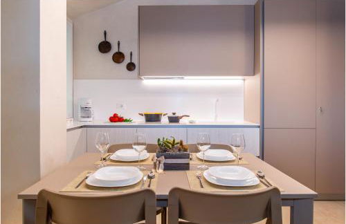 Tiffany Silver - Photo 3