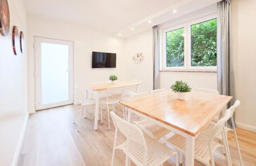 Tolstov House - 6 Zimmer Haus - große Küche - Garten - Parkplatz - 25min Messe DUS - Foto 7