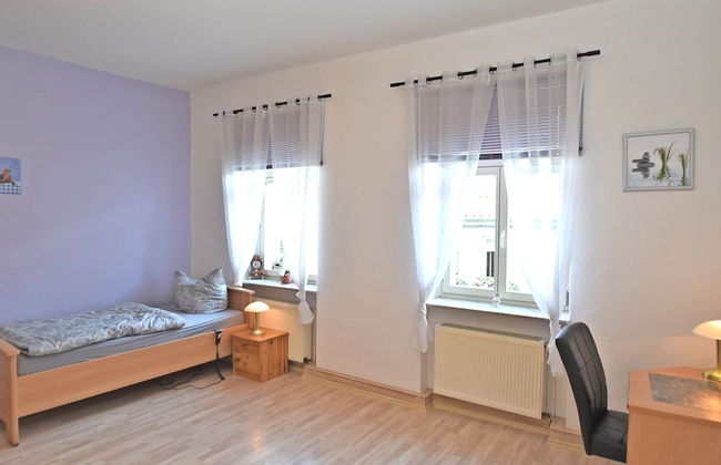Spacious Apartment in Ballenstedt Harz near Lake - Photo 3