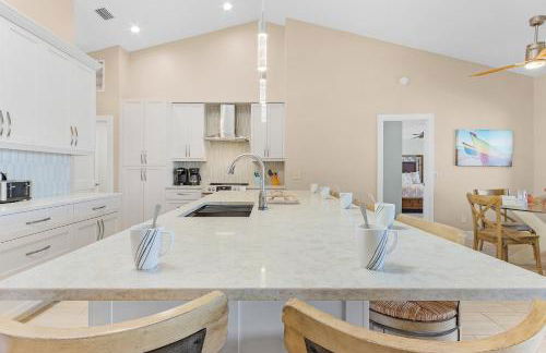 Modern, Luxurious, Waterfront home with Heated Pool - Villa Dock Holiday - Roelens Vacations - Foto 21