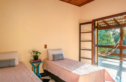 Refúgio e diversão para FAMÍLIAS a 60 min de SP - Piscina, Churrasqueira, wifi 300Mbps - PETFRIENDLY - Foto 10