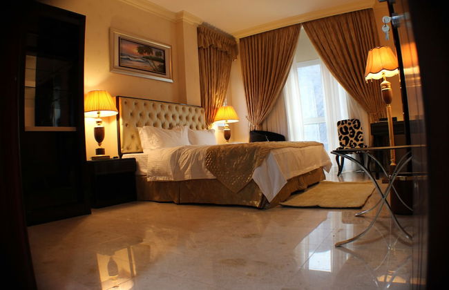 Pioneer Hotel Apartments - Photo 3