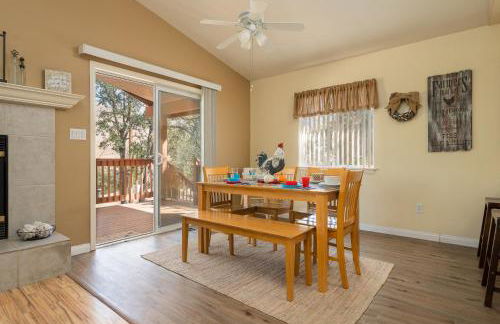 Lazy Squirrel - Cozy Family House with Full Game Room - Foto 14