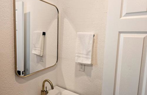 Modern 3BR Home Near Holycross Hospital - Foto 58