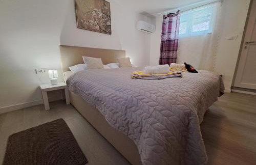 Apartments Orlić - Self check-in with code, WI-FI, Netflix, smart TV, garden, terrace - Photo 22