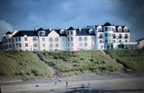 Beach Front Apt Portballintrae , Bushmills close to Royal Portrush Golf Club - Foto 1