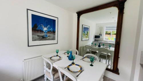 Designer Cottage with Parking - Esher Surrey - Pass the Keys - Foto 4