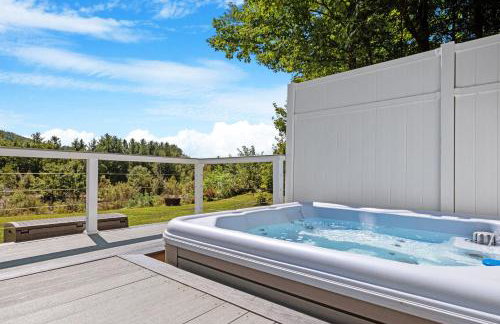 Luxury Riverfront Retreat Hot Tub, Game Room, Gym - Foto 3