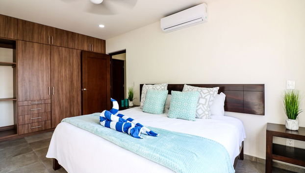 The Furlough Fur201 - Photo 2, Room