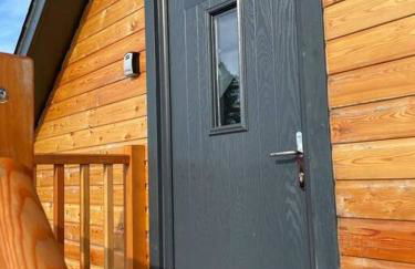 Cosy Country Modern Studio with Patio Space. - Photo 1