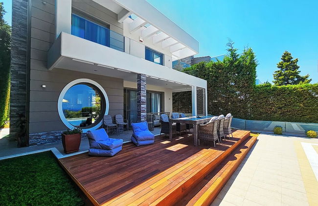 Luxurious 4-bedroom Villa With Private Pool in Kassandra, Halkidiki - Photo 44