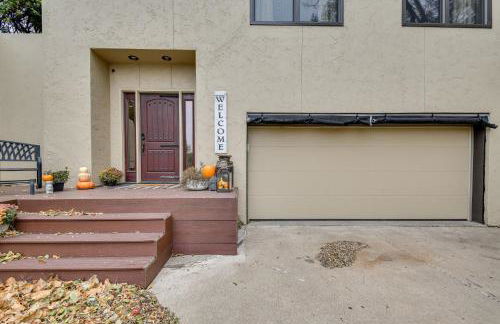 Large Home with Game Room, 4 Mi to Mississippi River - Foto 31