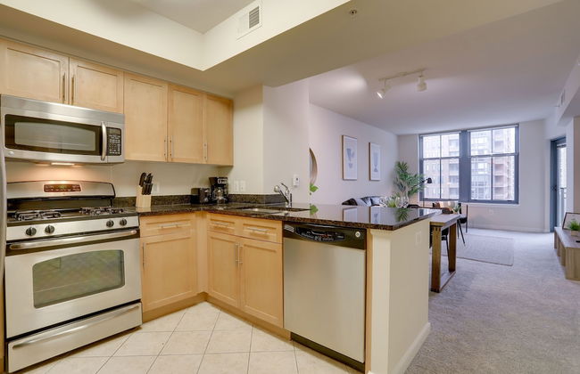 Business Apartment in Pentagon City - Photo 12