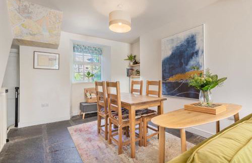 Lakeland Cottage - Bowness-on-Windermere sleeps 6 - Photo 9